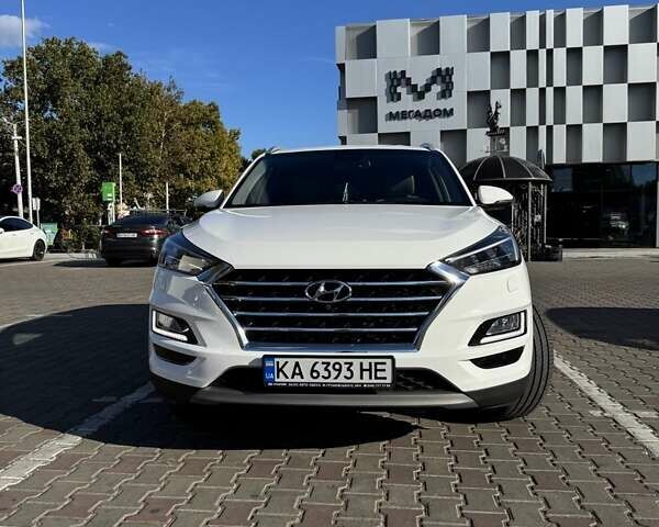 Белый Хендай Туксон, объемом двигателя 2 л и пробегом 97 тыс. км за 24800 $, фото 9 на Automoto.ua