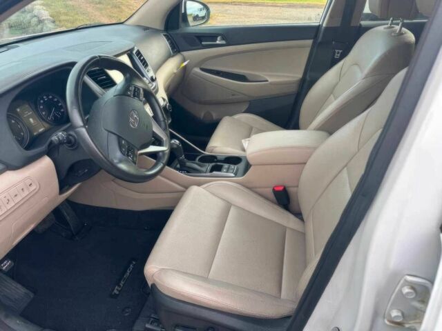 Белый Хендай Туксон, объемом двигателя 1.6 л и пробегом 48 тыс. км за 9200 $, фото 8 на Automoto.ua