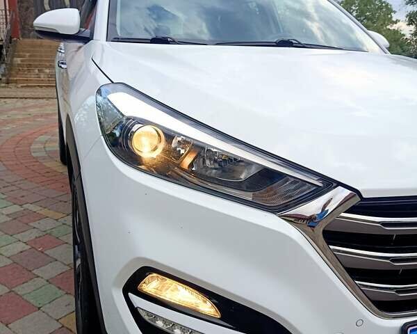 Хендай Туксон 2018 в Львове на Automoto.ua Белый Хендай Туксон, объемом двигателя 2 л и пробегом 169 тыс. км за 21400 $, фото 16 на Automoto.ua