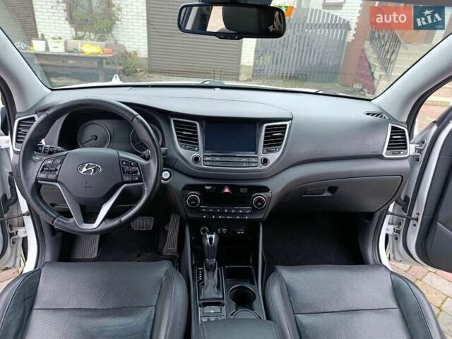 Білий Хендай Туксон, об'ємом двигуна 2 л та пробігом 169 тис. км за 19999 $, фото 47 на Automoto.ua