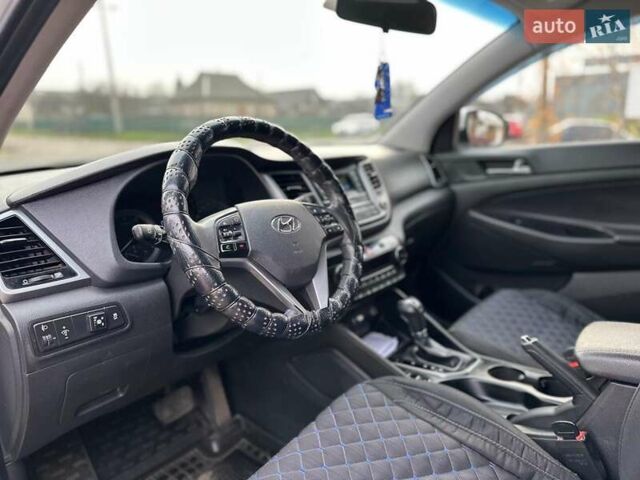 Белый Хендай Туксон, объемом двигателя 2 л и пробегом 131 тыс. км за 17600 $, фото 24 на Automoto.ua