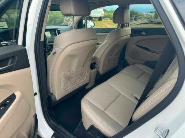 Белый Хендай Туксон, объемом двигателя 1.6 л и пробегом 48 тыс. км за 9200 $, фото 9 на Automoto.ua