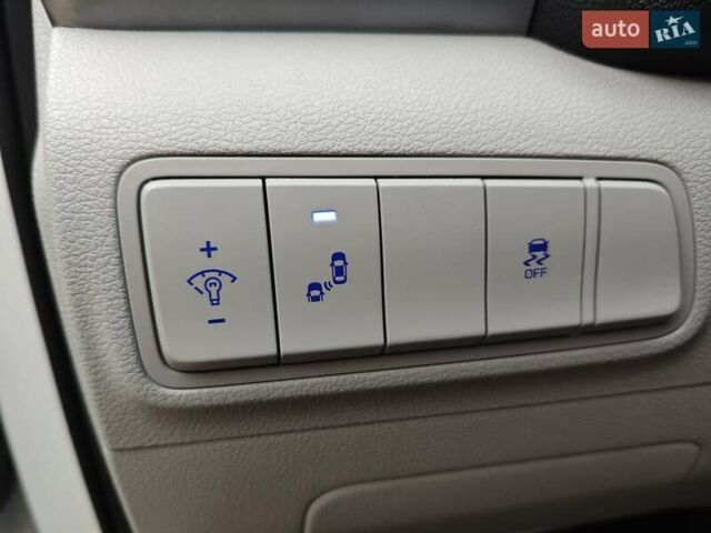 Белый Хендай Туксон, объемом двигателя 2.36 л и пробегом 75 тыс. км за 16700 $, фото 26 на Automoto.ua