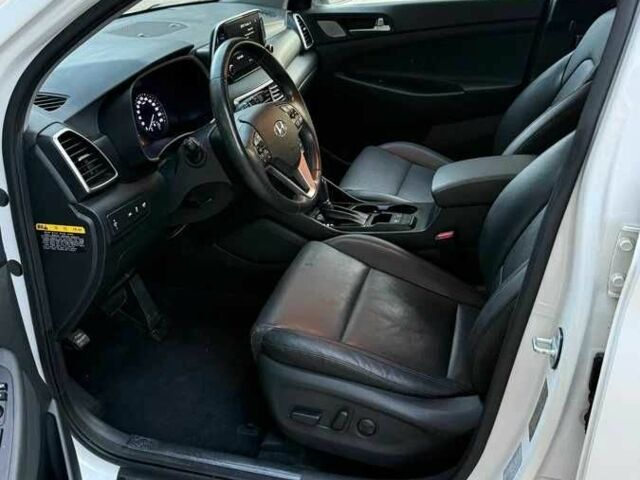 Хендай Туксон 2018 в Одессе на Automoto.ua Белый Хендай Туксон, объемом двигателя 2 л и пробегом 120 тыс. км за 20000 $, фото 3 на Automoto.ua
