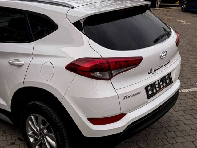 Белый Хендай Туксон, объемом двигателя 2 л и пробегом 90 тыс. км за 13800 $, фото 5 на Automoto.ua