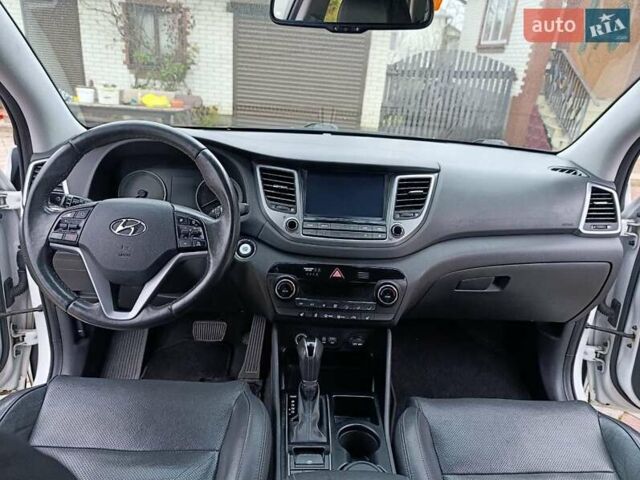 Білий Хендай Туксон, об'ємом двигуна 2 л та пробігом 169 тис. км за 19999 $, фото 57 на Automoto.ua