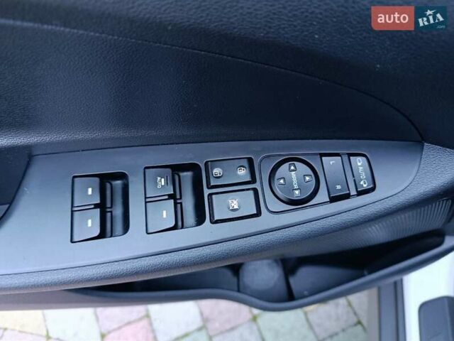 Білий Хендай Туксон, об'ємом двигуна 2 л та пробігом 169 тис. км за 19999 $, фото 76 на Automoto.ua