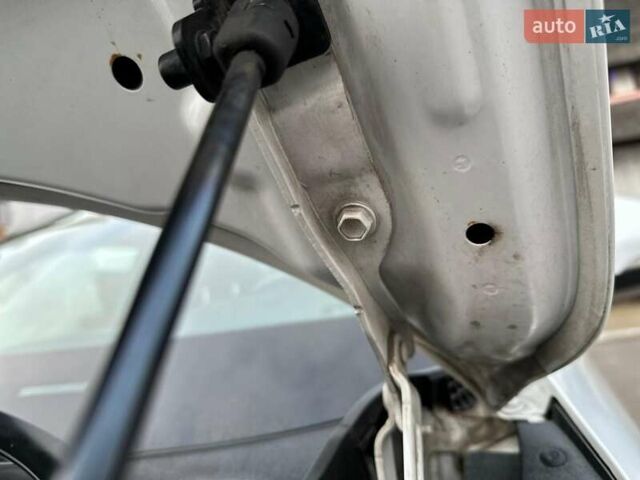 Белый Хендай Туксон, объемом двигателя 2 л и пробегом 131 тыс. км за 17600 $, фото 23 на Automoto.ua