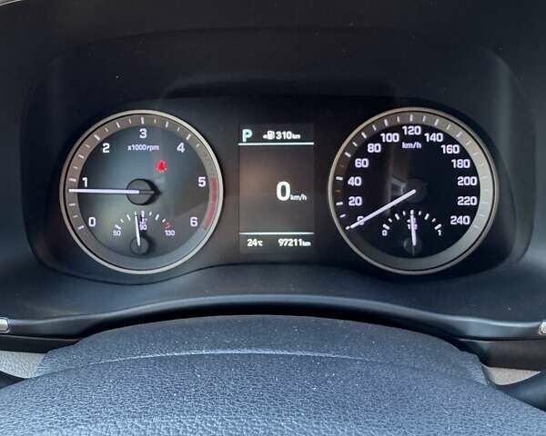 Белый Хендай Туксон, объемом двигателя 2 л и пробегом 97 тыс. км за 24800 $, фото 26 на Automoto.ua