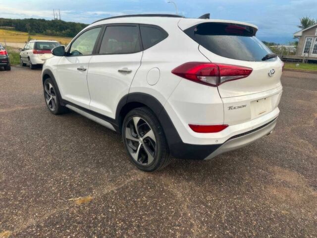 Белый Хендай Туксон, объемом двигателя 1.6 л и пробегом 48 тыс. км за 9200 $, фото 7 на Automoto.ua