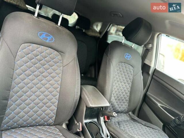 Белый Хендай Туксон, объемом двигателя 2 л и пробегом 131 тыс. км за 17600 $, фото 31 на Automoto.ua