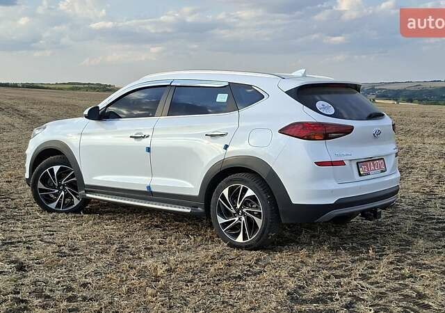 Хендай Туксон 2018 в Киеве на Automoto.ua Белый Хендай Туксон, объемом двигателя 2 л и пробегом 158 тыс. км за 24500 $, фото 3 на Automoto.ua