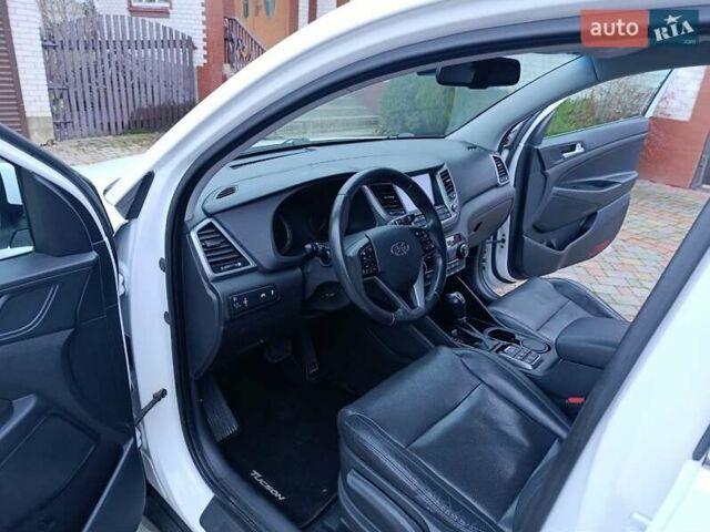 Білий Хендай Туксон, об'ємом двигуна 2 л та пробігом 169 тис. км за 19999 $, фото 74 на Automoto.ua