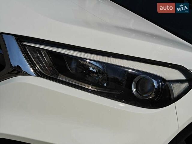 Белый Хендай Туксон, объемом двигателя 2 л и пробегом 99 тыс. км за 20500 $, фото 12 на Automoto.ua