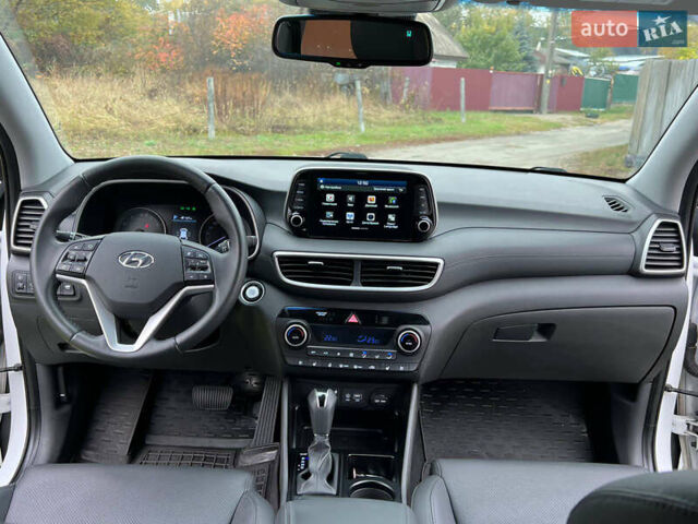 Хендай Туксон 2018 в Киеве на Automoto.ua Белый Хендай Туксон, объемом двигателя 2 л и пробегом 102 тыс. км за 25500 $, фото 23 на Automoto.ua