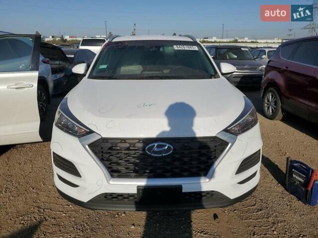 Белый Хендай Туксон, объемом двигателя 2 л и пробегом 105 тыс. км за 4900 $, фото 4 на Automoto.ua