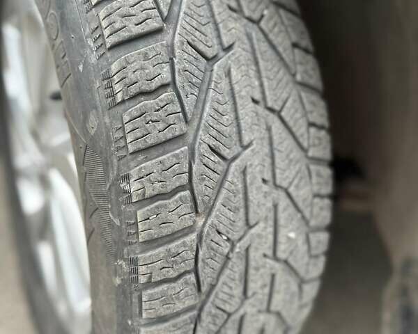 Белый Хендай Туксон, объемом двигателя 2 л и пробегом 131 тыс. км за 17600 $, фото 13 на Automoto.ua