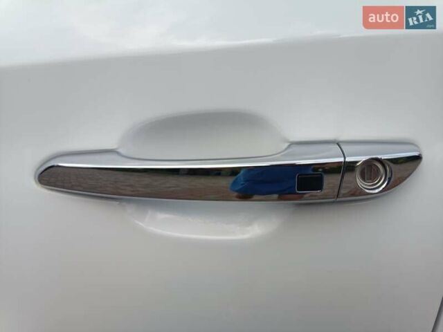 Хендай Туксон 2018 в Львове на Automoto.ua Белый Хендай Туксон, объемом двигателя 2 л и пробегом 169 тыс. км за 21400 $, фото 58 на Automoto.ua