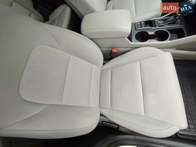 Белый Хендай Туксон, объемом двигателя 2.36 л и пробегом 75 тыс. км за 16700 $, фото 15 на Automoto.ua