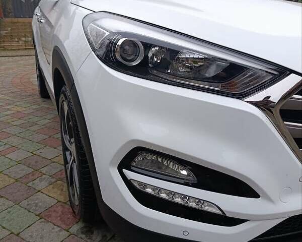 Білий Хендай Туксон, об'ємом двигуна 2 л та пробігом 169 тис. км за 19999 $, фото 43 на Automoto.ua