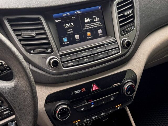 Белый Хендай Туксон, объемом двигателя 2 л и пробегом 90 тыс. км за 13800 $, фото 7 на Automoto.ua