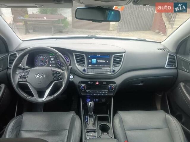 Білий Хендай Туксон, об'ємом двигуна 2 л та пробігом 169 тис. км за 19999 $, фото 34 на Automoto.ua