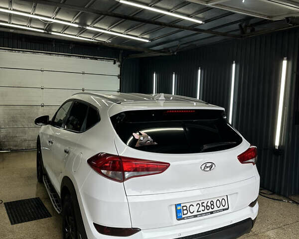 Хендай Туксон 2018 у Львові на Automoto.ua Білий Хендай Туксон, об'ємом двигуна 2 л та пробігом 151 тис. км за 20900 $, фото 4 на Automoto.ua