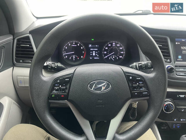Белый Хендай Туксон, объемом двигателя 2 л и пробегом 91 тыс. км за 15900 $, фото 34 на Automoto.ua