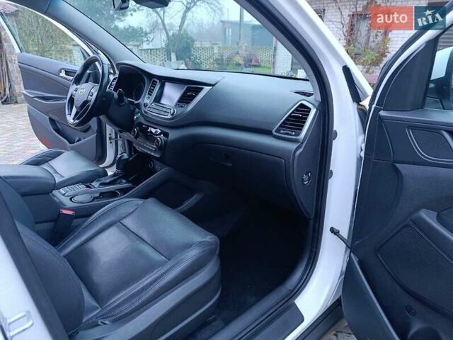 Білий Хендай Туксон, об'ємом двигуна 2 л та пробігом 169 тис. км за 19999 $, фото 79 на Automoto.ua