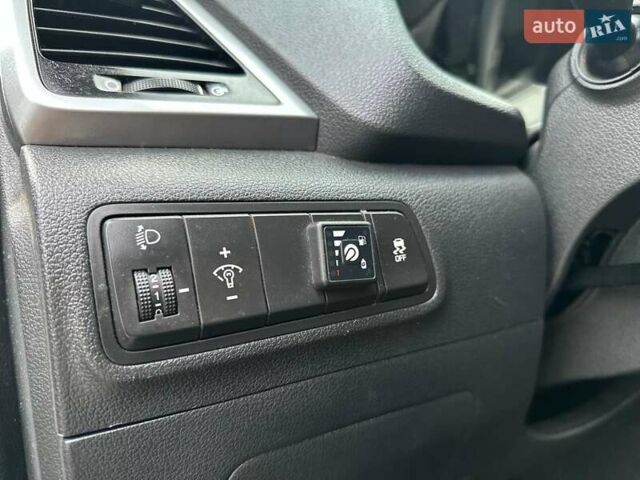 Белый Хендай Туксон, объемом двигателя 2 л и пробегом 131 тыс. км за 17600 $, фото 30 на Automoto.ua