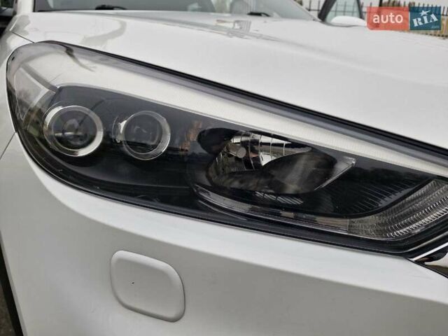 Белый Хендай Туксон, объемом двигателя 2 л и пробегом 111 тыс. км за 19999 $, фото 8 на Automoto.ua