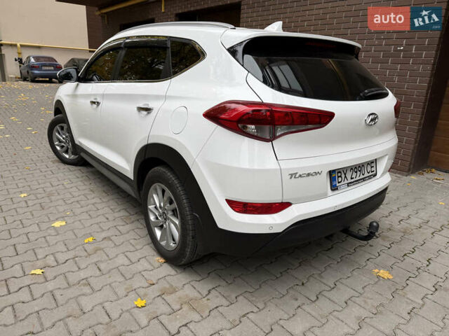 Білий Хендай Туксон, об'ємом двигуна 2 л та пробігом 77 тис. км за 21700 $, фото 7 на Automoto.ua