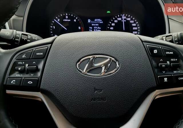 Хендай Туксон 2018 в Киеве на Automoto.ua Белый Хендай Туксон, объемом двигателя 2 л и пробегом 158 тыс. км за 24500 $, фото 12 на Automoto.ua