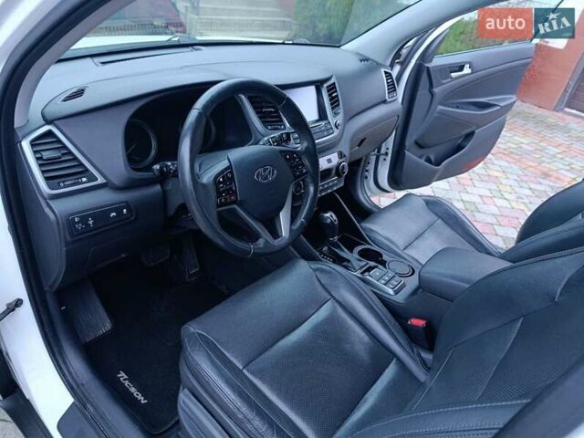 Білий Хендай Туксон, об'ємом двигуна 2 л та пробігом 169 тис. км за 19999 $, фото 67 на Automoto.ua
