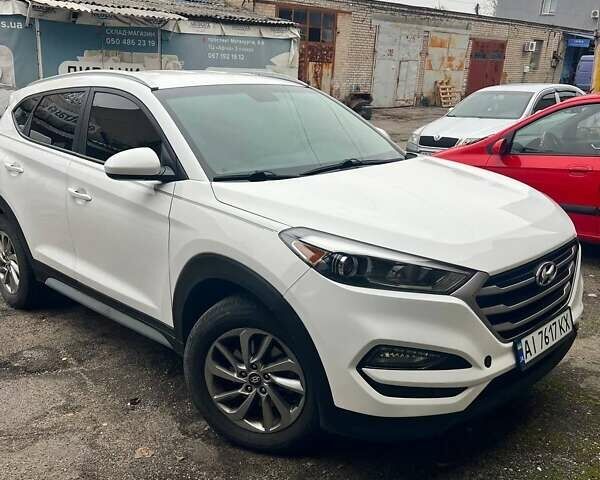 Белый Хендай Туксон, объемом двигателя 2 л и пробегом 96 тыс. км за 16900 $, фото 8 на Automoto.ua