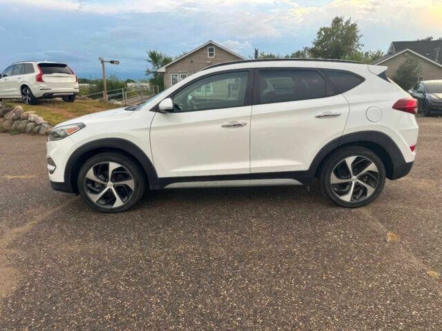 Белый Хендай Туксон, объемом двигателя 1.6 л и пробегом 48 тыс. км за 9200 $, фото 4 на Automoto.ua