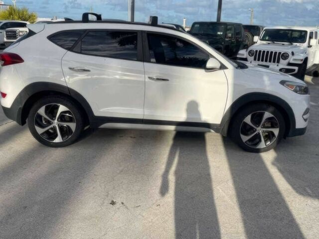 Білий Хендай Туксон, об'ємом двигуна 1.6 л та пробігом 40 тис. км за 12100 $, фото 3 на Automoto.ua