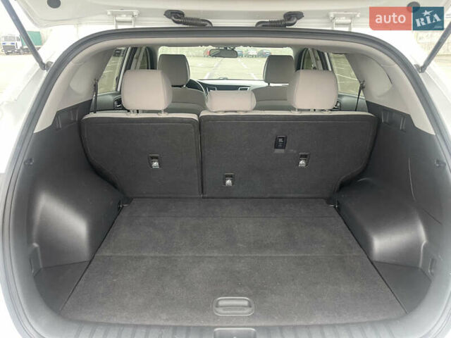 Белый Хендай Туксон, объемом двигателя 2 л и пробегом 91 тыс. км за 15900 $, фото 37 на Automoto.ua