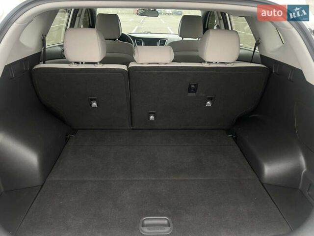 Белый Хендай Туксон, объемом двигателя 2 л и пробегом 91 тыс. км за 15900 $, фото 38 на Automoto.ua