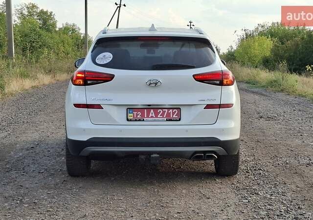Хендай Туксон 2018 в Киеве на Automoto.ua Белый Хендай Туксон, объемом двигателя 2 л и пробегом 158 тыс. км за 24500 $, фото 11 на Automoto.ua