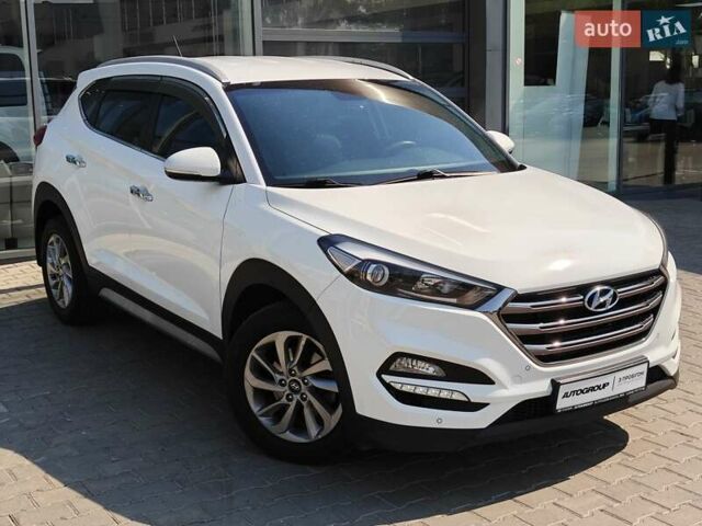Белый Хендай Туксон, объемом двигателя 2 л и пробегом 99 тыс. км за 20500 $, фото 7 на Automoto.ua