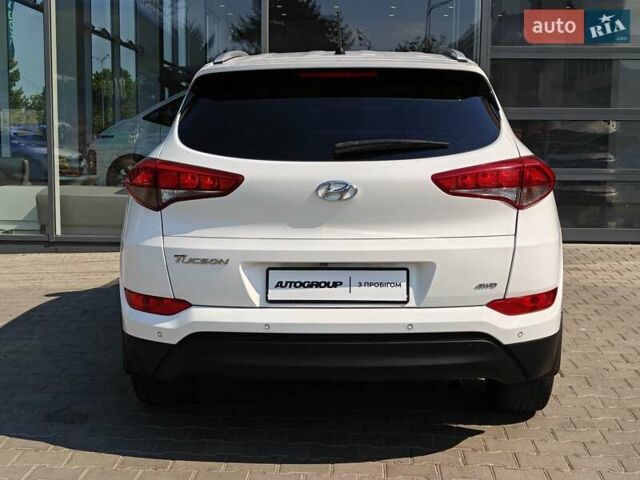 Белый Хендай Туксон, объемом двигателя 2 л и пробегом 99 тыс. км за 20500 $, фото 5 на Automoto.ua