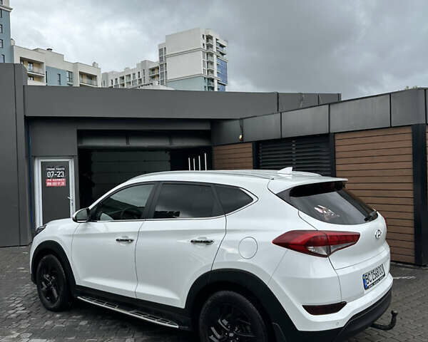 Хендай Туксон 2018 у Львові на Automoto.ua Білий Хендай Туксон, об'ємом двигуна 2 л та пробігом 151 тис. км за 20900 $, фото 3 на Automoto.ua