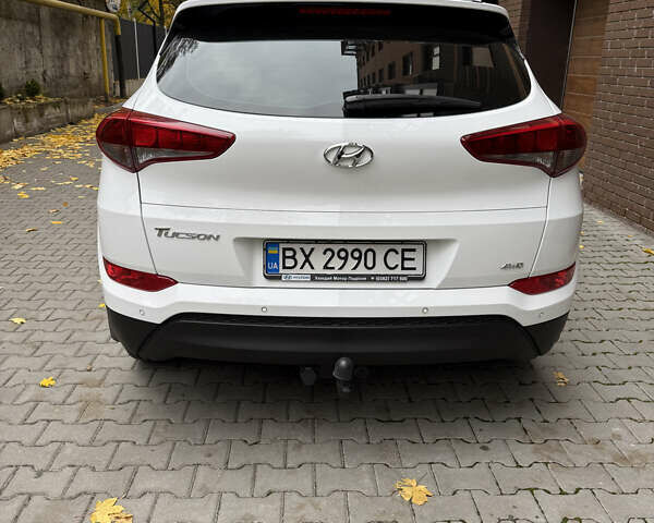 Білий Хендай Туксон, об'ємом двигуна 2 л та пробігом 77 тис. км за 21700 $, фото 8 на Automoto.ua
