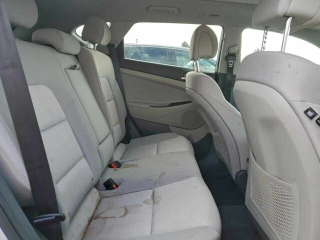 Белый Хендай Туксон, объемом двигателя 1.6 л и пробегом 120 тыс. км за 2800 $, фото 10 на Automoto.ua