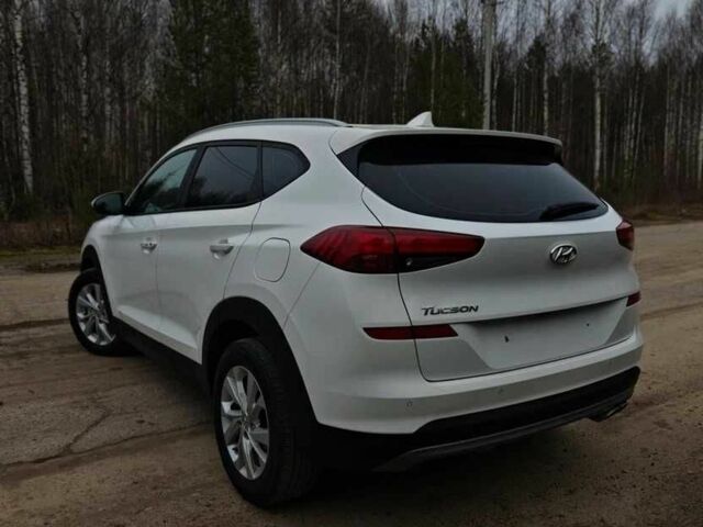 Белый Хендай Туксон, объемом двигателя 2 л и пробегом 75 тыс. км за 13500 $, фото 6 на Automoto.ua