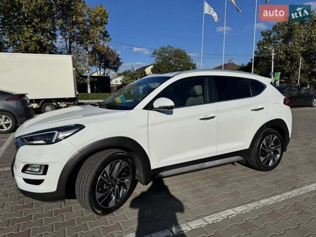 Белый Хендай Туксон, объемом двигателя 2 л и пробегом 97 тыс. км за 24800 $, фото 10 на Automoto.ua