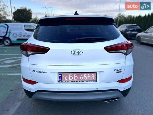 Хендай Туксон 2018 в Киеве на Automoto.ua Белый Хендай Туксон, объемом двигателя 2 л и пробегом 143 тыс. км за 19600 $, фото 3 на Automoto.ua