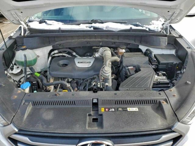 Белый Хендай Туксон, объемом двигателя 1.6 л и пробегом 120 тыс. км за 2800 $, фото 11 на Automoto.ua