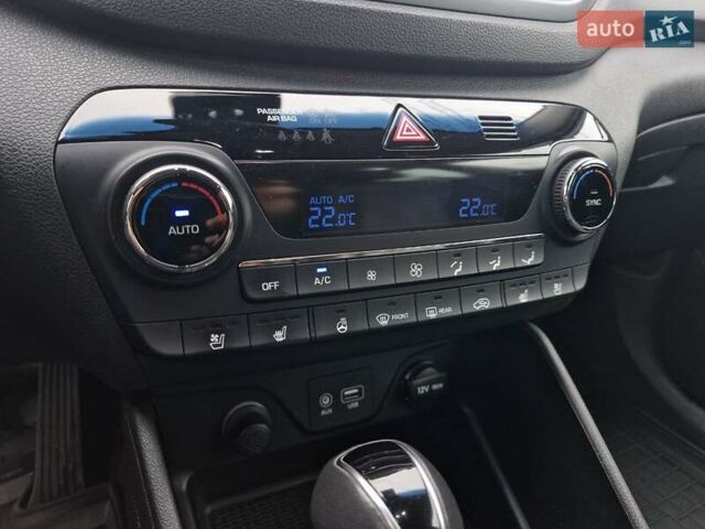 Белый Хендай Туксон, объемом двигателя 2 л и пробегом 111 тыс. км за 19999 $, фото 27 на Automoto.ua